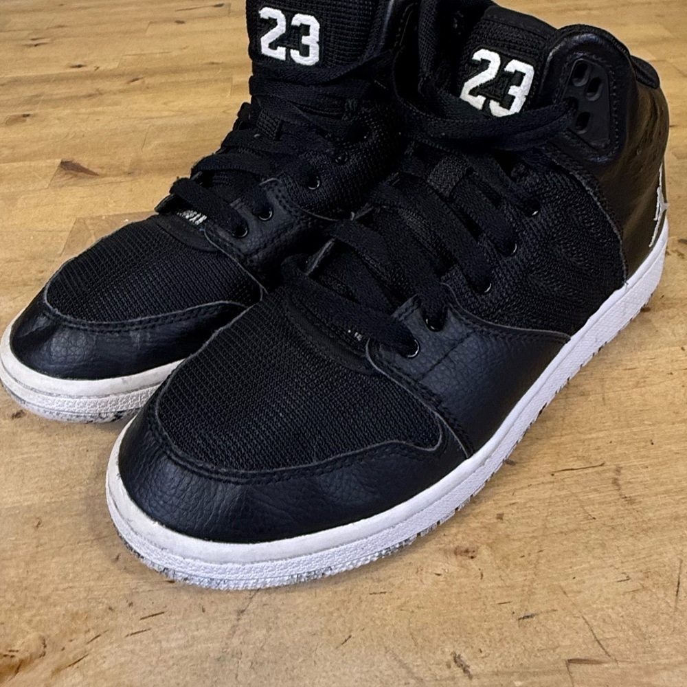 Jordan Flight Origin 3 Black White Youth 5.5 / Women’s 7 - Picture 3 of 16